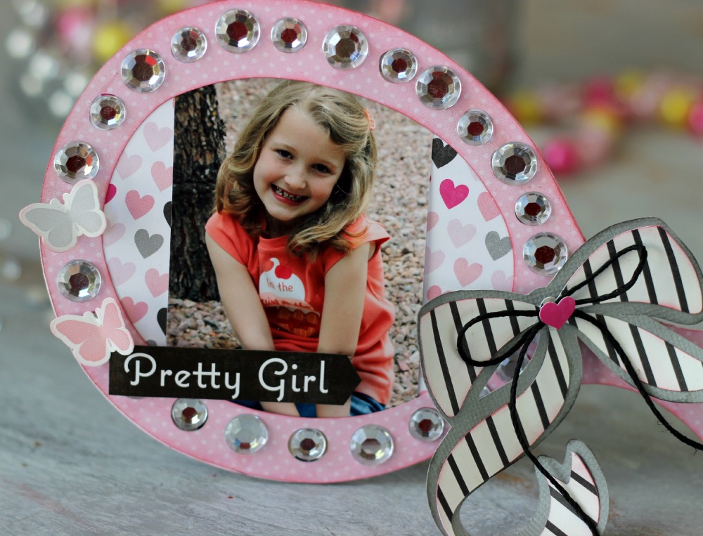 Princess Picture Frame made from Silhouette Shapes @echoparkpaper