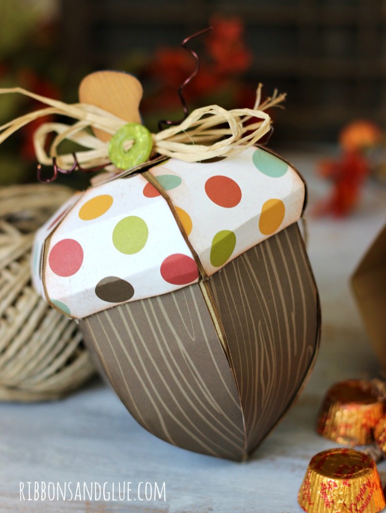 Fall Acorn Boxes perfect to fill up with Fall treats or use as home decor. 