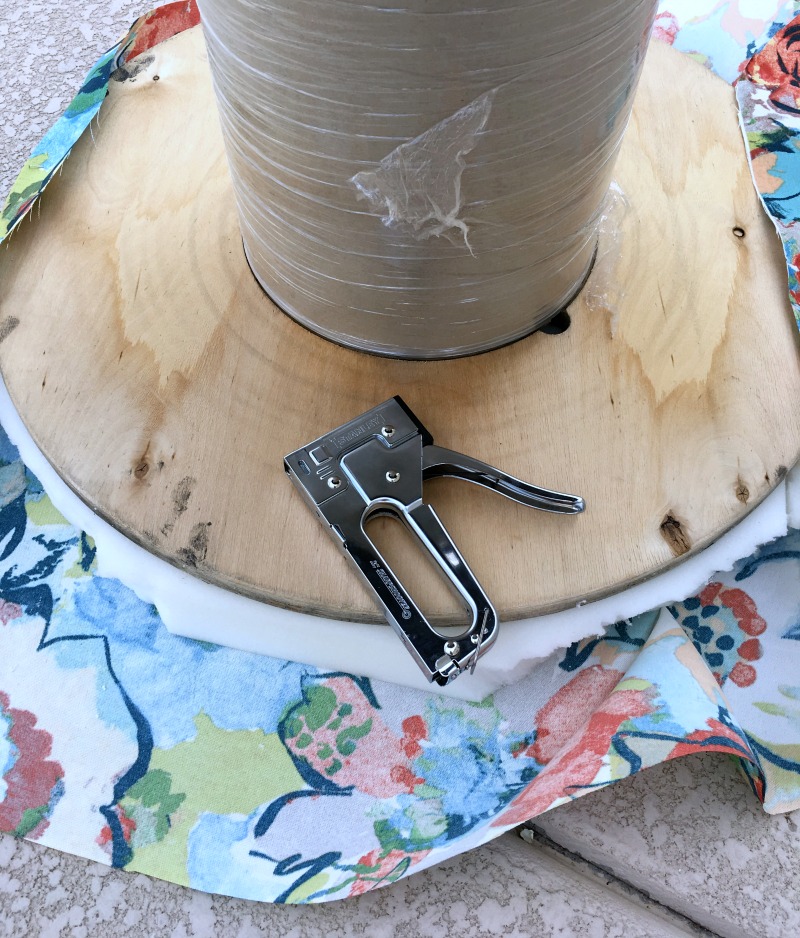 How to make a DIY Outdoor Spool Table out of a wooden spool. 