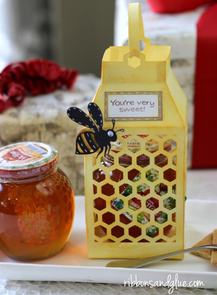 Honeycomb Paper Lantern Gift Box filled with Don Victor® Honey to give as a sweet holiday gift. #ad #DonVictorHoney #HoneyForHolidays  @walmart